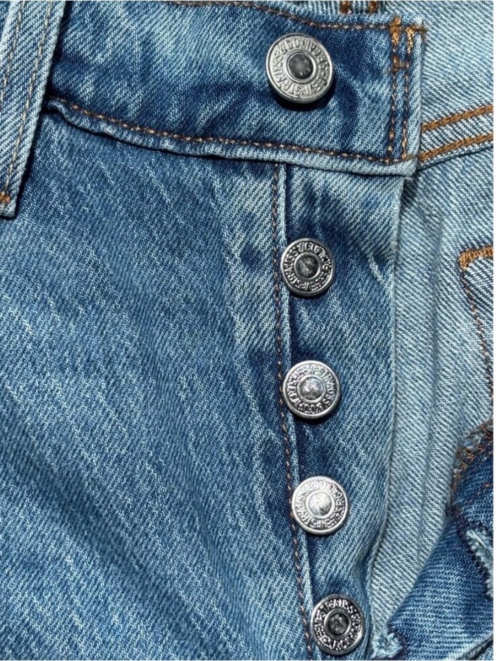 Levi's 501 Curve Stretch Button Fly Straight Leg Blue Denim Jeans
Bin 7 #21 - Picture 7 of 7